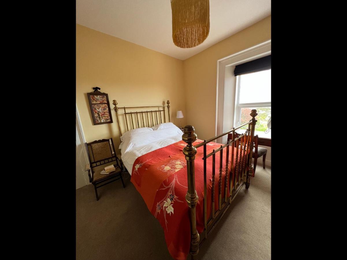Unique Townhouse With Large Garden Down To The Sea Villa Killough Exterior foto