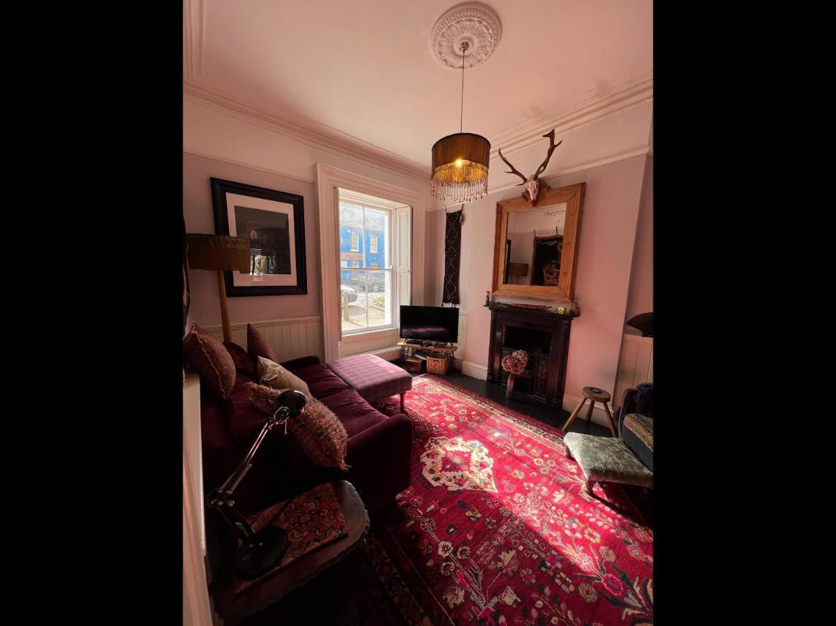 Unique Townhouse With Large Garden Down To The Sea Villa Killough Exterior foto